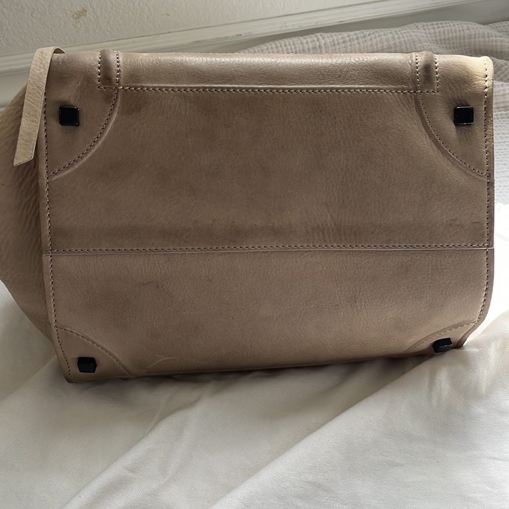 CÉLINE medium phantom tote in leopard - Picture 4 of 9